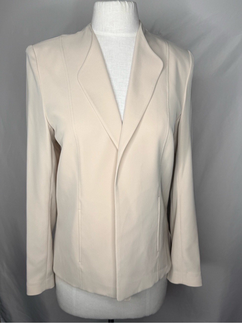 NWOT Karl Lagerfeld Paris Cream Tailored Blazer Jacket - Size 10
